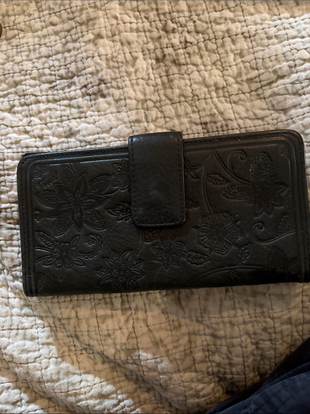 Fossil Floral Embossed Leather Card Holder Wallet  Black